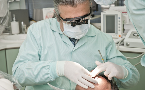 Вылечили два зуба, а деньги взяли за 15: в Нижнем частные стоматологи наживаются на лжеуслугах