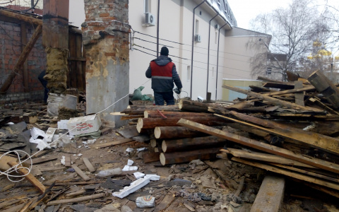 Крышу дома на улице Ильинской отремонтируют после обращения к Владимиру Панову