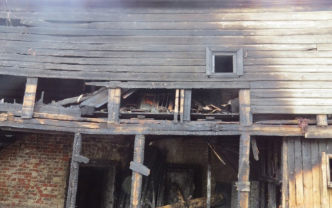90-летняя женщина заживо сгорела в собственном доме в Павловском районе