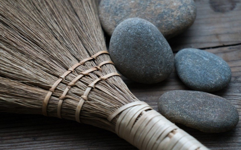 Женщина жестоко избили свою семилетнюю дочь веником в Тоншаевском районе