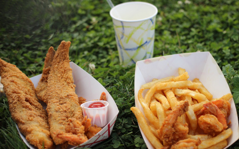 Канцерогены, красители, усилители вкуса: семь самых опасных продуктов питания