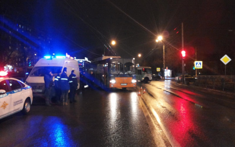 Автобус сбил насмерть женщину, переходившую дорогу в Автозаводском районе