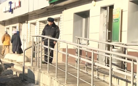 Неизвестные напали на инкассаторов в Московском районе
