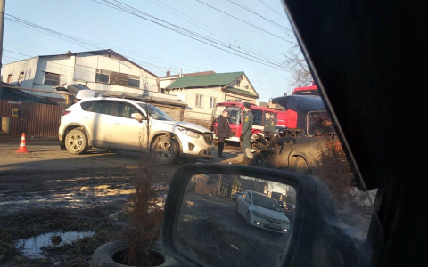 Лихач на Мазде устроил лобовое ДТП с пострадавшими в Сормовском районе (ФОТО)