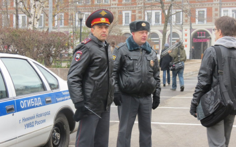 Нижегородка за рулем иномарки, врезавшейся в дерево в Сормове, погибла