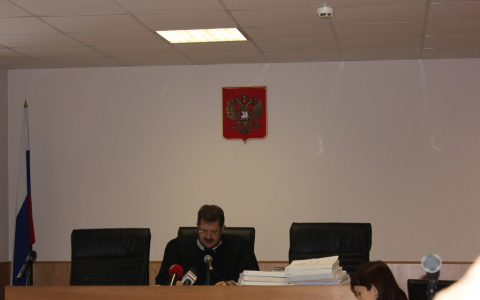 Бывшего полицейского приговорили к 9 годам колонии и штрафу в 1,4 млн рублей