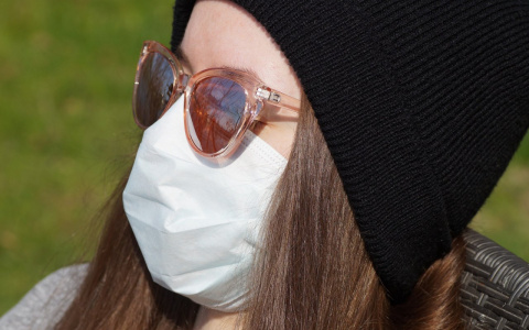 «Не имеет смысла»: врачи рассказали, что на улице маски бесполезны