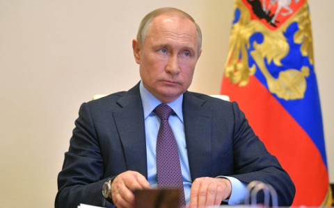 Владимир Путин объявил о новом продлении нерабочих дней