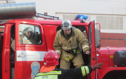 Трое маленьких детей погибли на пожаре в Пильнинском районе (ФОТО, ВИДЕО)