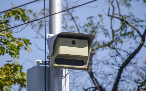 «Взбесившаяся камера»: в Кстовском районе припаркованное авто разгоняется до 80 км/ч