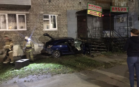 Чудное ДТП: трезвый подрезал пьяного. И тот снес дом и магазин