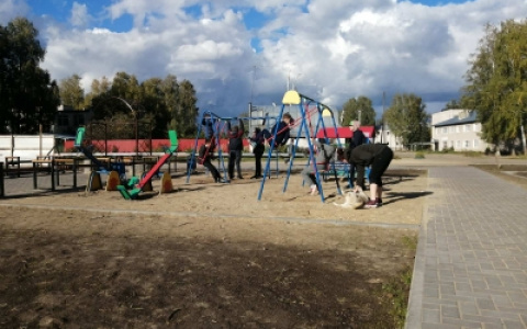 Площадь у дома культуры в поселке Тумботино в Павловском районе преобразилась