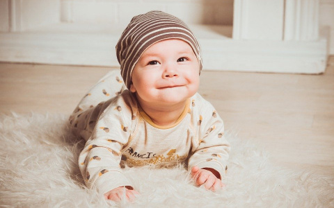 Космос, Богиня, Сапфира: как называют детей нижегородские родители