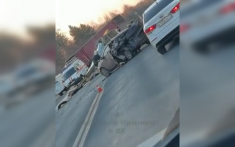 Водитель манипулятора погиб в массовом ДТП на трассе М-7 в Кстовском районе