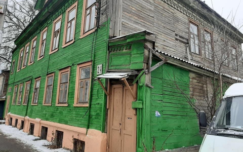 Нижегородские коммунальщики отремонтировали уже расселенный дом (ФОТО)