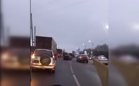 Четыре человека пострадали в массовой аварии на трассе в Борском районе