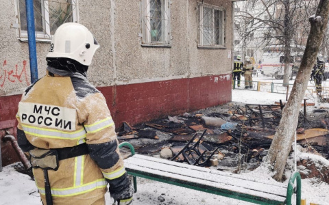 Следователи возбудили дело по факту гибели женщины в доме на улице Березовской