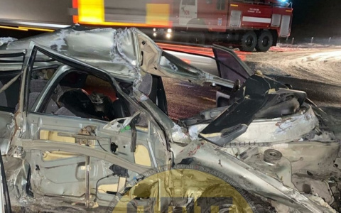 Смертельная авария при повороте на Володарск: столкнулись МАЗ и легковушка