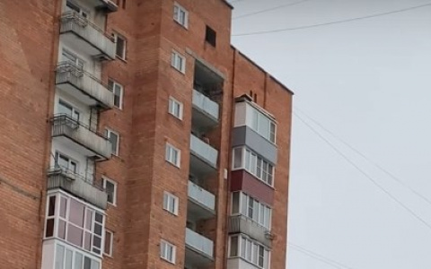 В Сормове мужчина голышом пытался выпрыгнуть с 11 этажа (Видео)