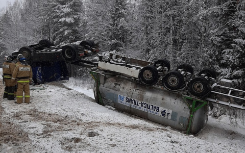 Тверской дальнобойщик разбил фуру в серьезном ДТП в Нижегородской области