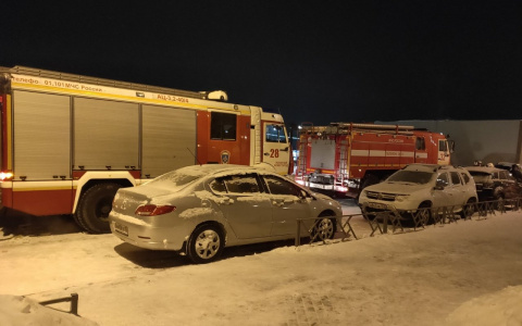 «Спасибо, что живой»: хозяин горящей квартиры в ЖК «Цветы» встретил спасителей бранью