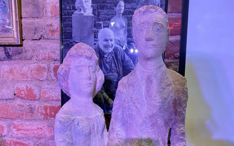 Нижегородский скульптор создал статую Никитина с женой