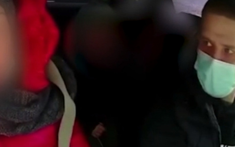 Многодетная нижегородка прокляла таксиста из-за кресел в авто