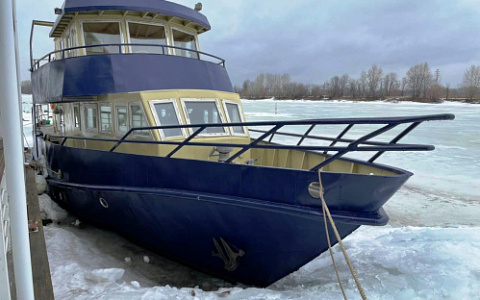 Утечка горючего произошла в акватории Волги