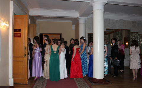 Роспотребнадзор разрешил провести выпускные в нижегородских детсадах и школах с условиями