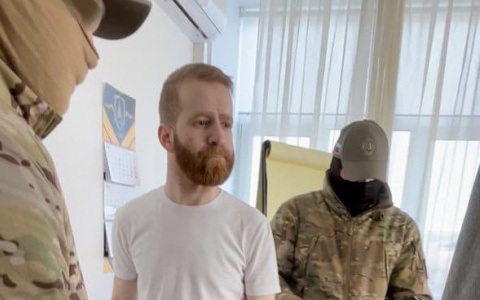 Опубликовано видео задержания директора департамента культуры Романа Беагона