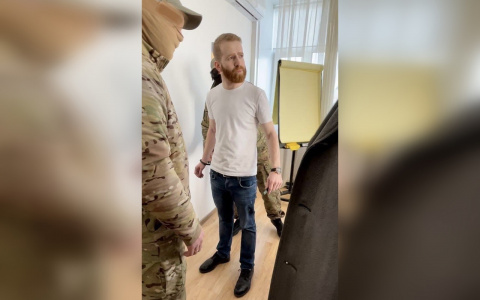 Задержанный силовиками директор депкульта Беагон продолжает занимать свою должность