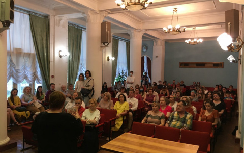 Выставка проекта «Соцгород.Пробелы» открылась в Доме ветеранов Автозаводского района