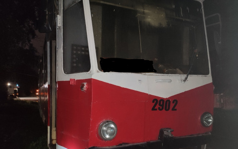 Трамвай загорелся во время движения в Ленинском районе Нижнего Новгорода