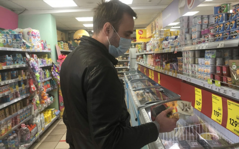 Сливочное масло, яблоки, яйца и мясо птицы подешевели в нижегородских магазинах