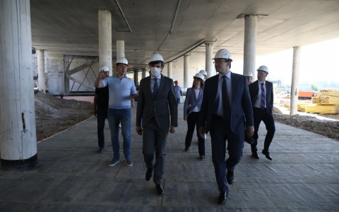 Сергей Кравцов и Глеб Никитин оценили ход строительства «Школы 800»