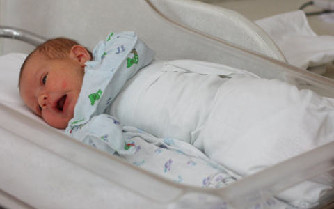 Мать бросила грудного ребенка на остановке в Кстовском районе