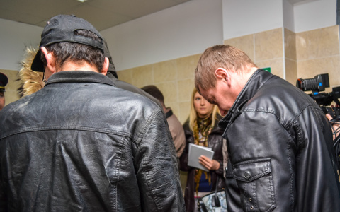 Коллекторам запретят беседовать с людьми без долгов