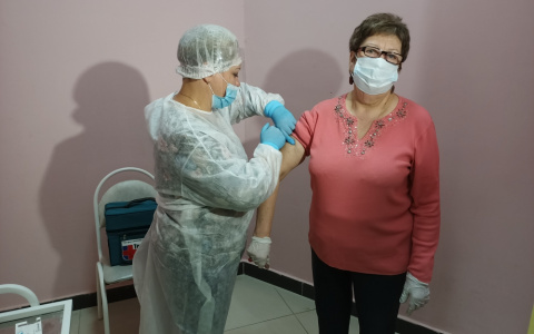Нижегородцам объяснили, что одной прививки от коронавируса недостаточно для посещения массовых мероприятий