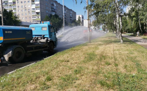 Коммунальщики нашли способ спасти от жары асфальт в Нижнем Новгороде