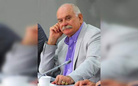 Нижегородские полицейские ищут людей, оскорбивших честь режиссера Никиты Михалкова