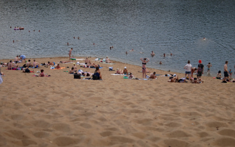 Обогнали Турцию по температуре воздуха. 10 кадров спасения от жары по-нижегородски