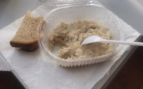 Фото завтрака в нижегородской больнице шокировало Сеть