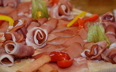 Названа марка ветчины с кишечной палочкой, которую продавали в Нижнем Новгороде