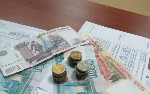 Жители дома на Волжской набережной переплатили за свет и воду 300 тысяч рублей