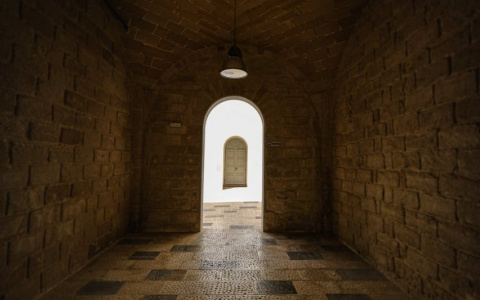 Труп сторожа обнаружили в подвале детсада в Нижегородской области