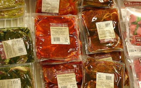 Сотрудники ФГБУ «Нижегородский РЦР» обнаружили большое количество вредных бактерий в куриных полуфабрикатах