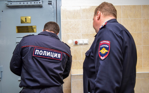 Полицейский и четверо ответят на суде за бордель на площади Маркина