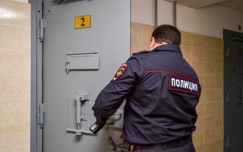 Нижегородский полицейский продавал ритуальщикам данные об умерших