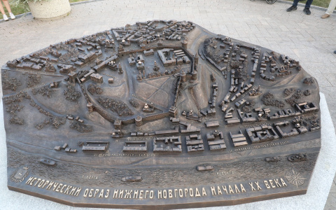 Бронзовый макет дореволюционного Нижнего Новгорода появился в Нижегородском кремле