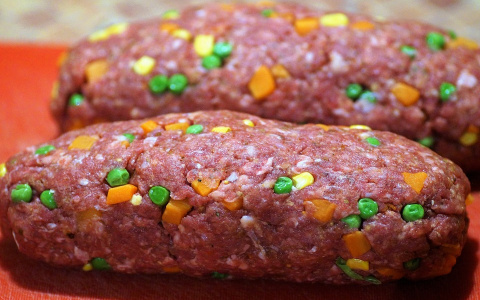 В 3 пробах изделий из мяса Нижегородского производителя нашли сальмонеллы